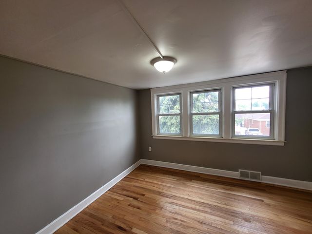 1458 Cicotte Avenue, Lincoln Park City, MI 48146