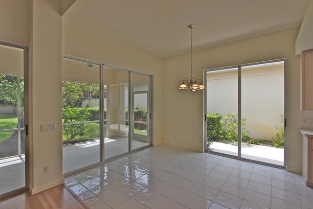 160 Lost Bridge Drive, Palm Beach Gardens, FL 33410