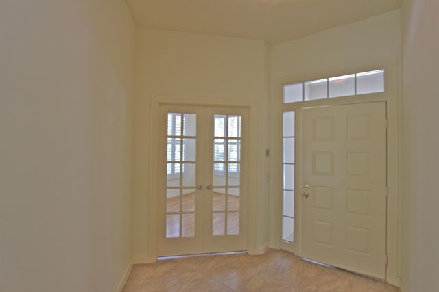 160 Lost Bridge Drive, Palm Beach Gardens, FL 33410