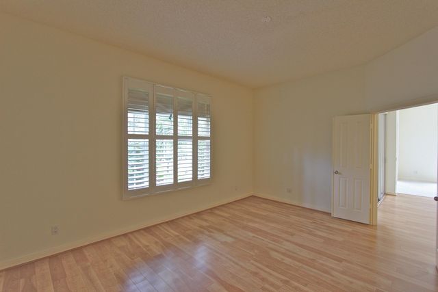160 Lost Bridge Drive, Palm Beach Gardens, FL 33410