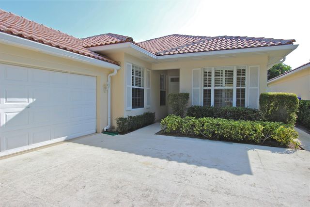 160 Lost Bridge Drive, Palm Beach Gardens, FL 33410