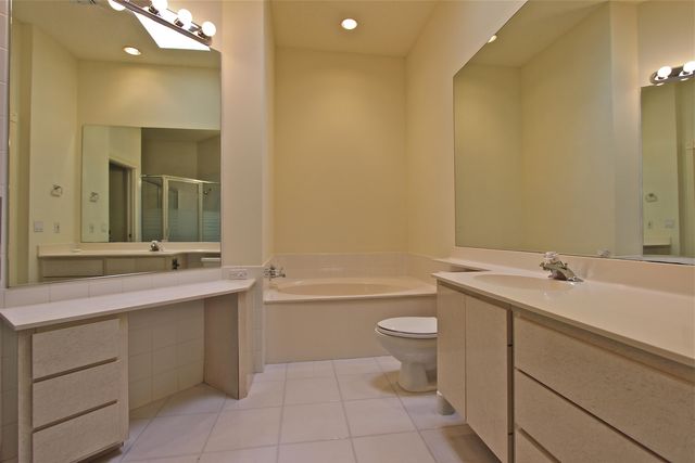 160 Lost Bridge Drive, Palm Beach Gardens, FL 33410