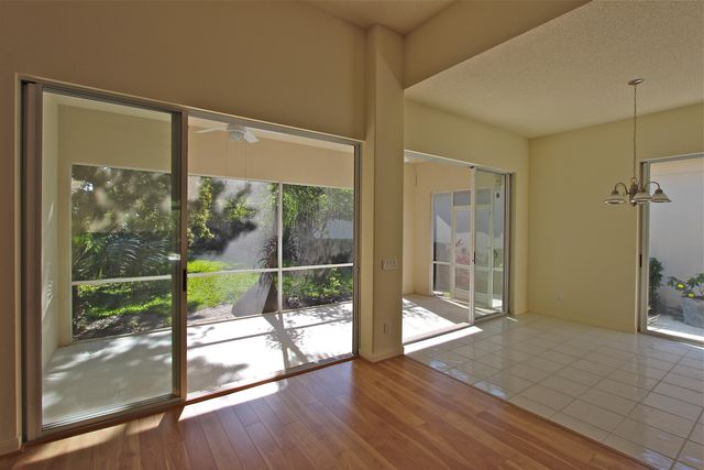 160 Lost Bridge Drive, Palm Beach Gardens, FL 33410