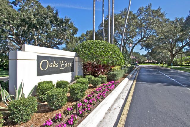 160 Lost Bridge Drive, Palm Beach Gardens, FL 33410