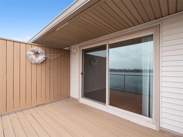 1928 KLINGENSMITH Road 63C, Bloomfield Charter Township, MI 48302