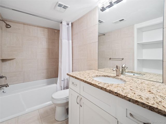 1928 KLINGENSMITH Road 63C, Bloomfield Charter Township, MI 48302