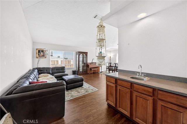 7841 Corona, Hesperia, CA 92345