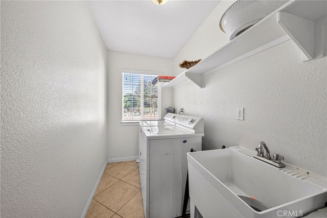 7841 Corona, Hesperia, CA 92345