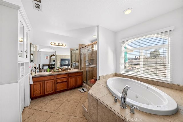 7841 Corona, Hesperia, CA 92345