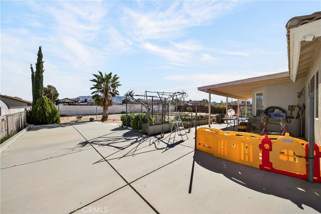 7841 Corona, Hesperia, CA 92345