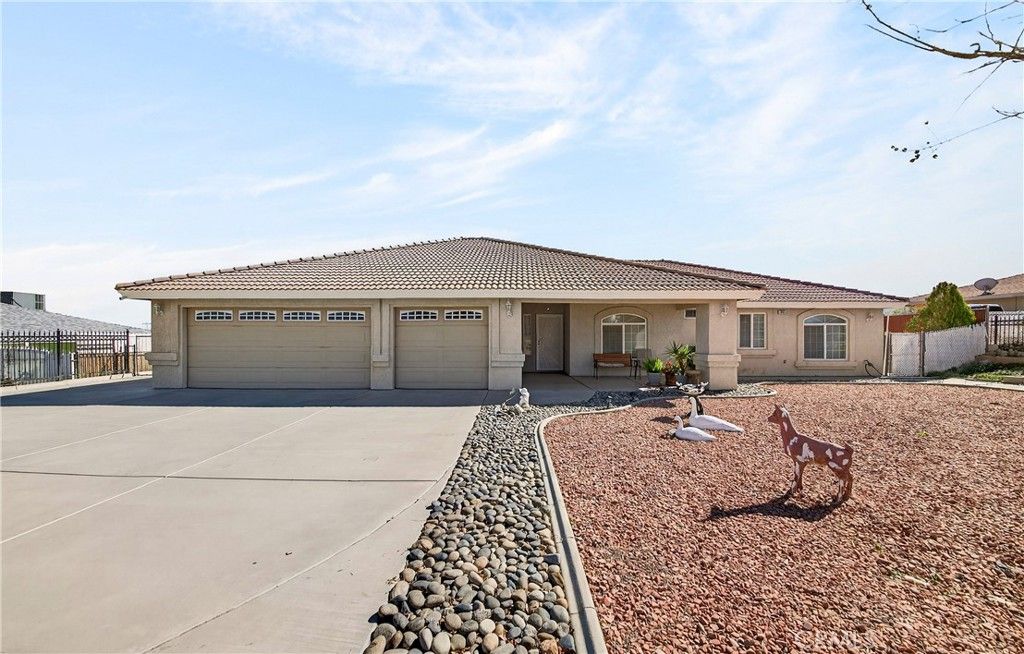Image 1 of property listing at 7841 Corona, Hesperia, CA 92345