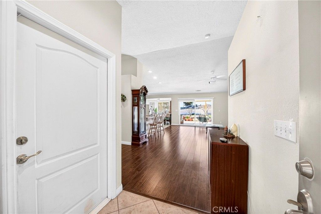 Image 8 of property listing at 7841 Corona, Hesperia, CA 92345