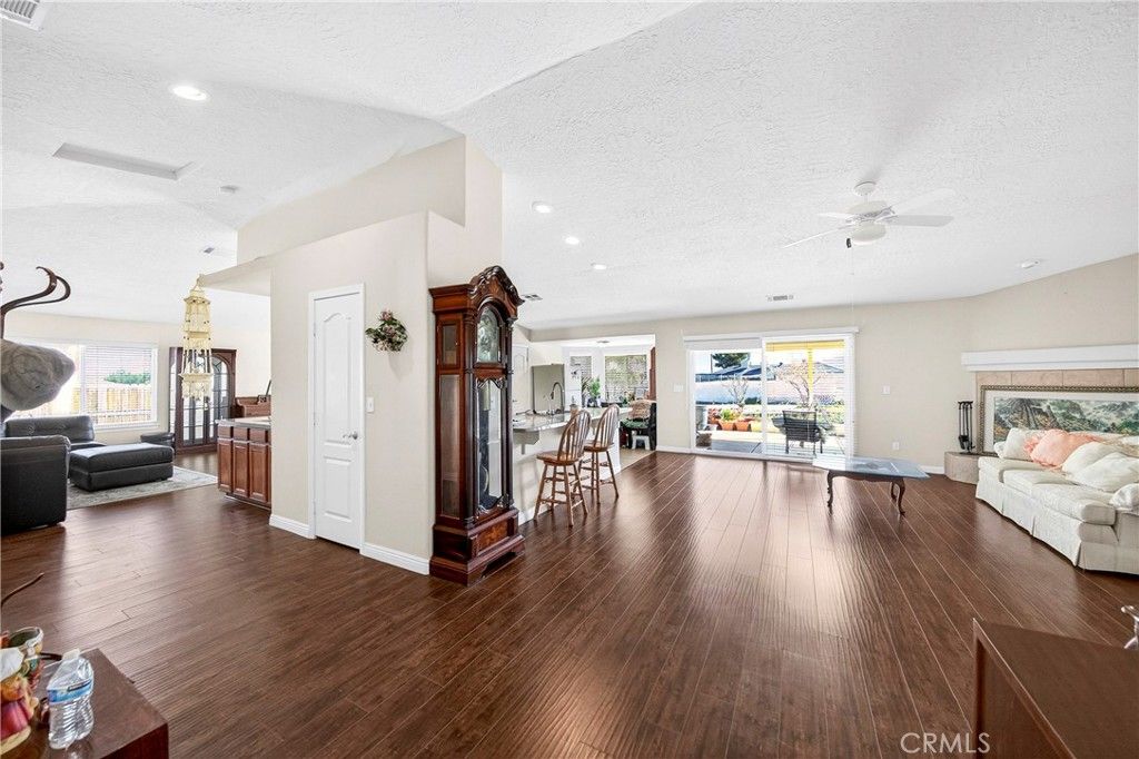 Image 9 of property listing at 7841 Corona, Hesperia, CA 92345