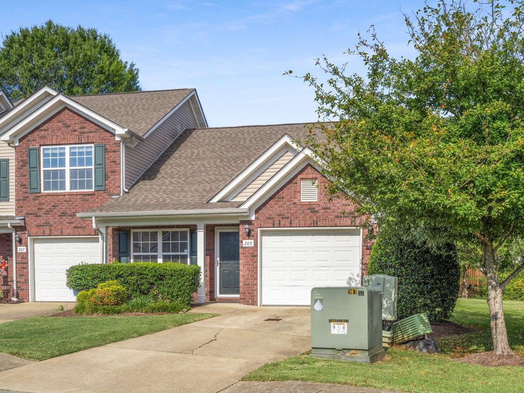 209 Buck Run Dr, Nashville, TN 37214
