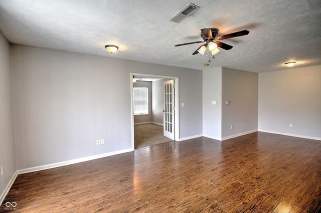 11474 Clay Court UNIT 100, Fishers, IN 46037