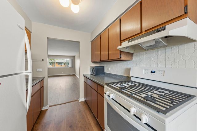 641 Dulles Road B, Des Plaines, IL 60016