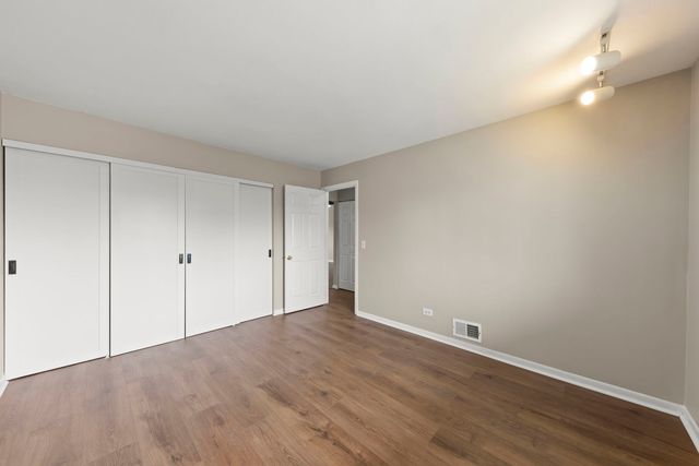 641 Dulles Road B, Des Plaines, IL 60016