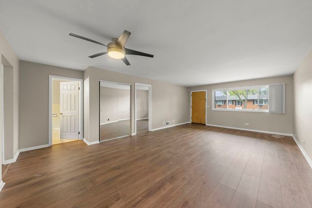 641 Dulles Road B, Des Plaines, IL 60016