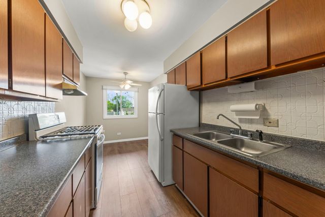 641 Dulles Road B, Des Plaines, IL 60016