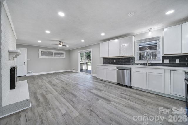 519 Amon Lane, Pineville, NC 28134