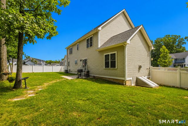 46 Old Oak Court, Southington, CT 06489