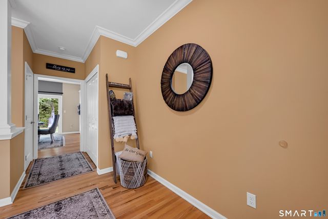 46 Old Oak Court, Southington, CT 06489