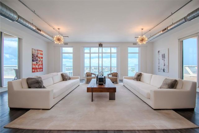 10 PAPAYA STREET 1404, Clearwater Beach, FL 33767