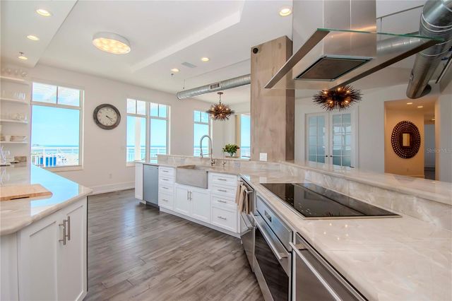 10 PAPAYA STREET 1404, Clearwater Beach, FL 33767