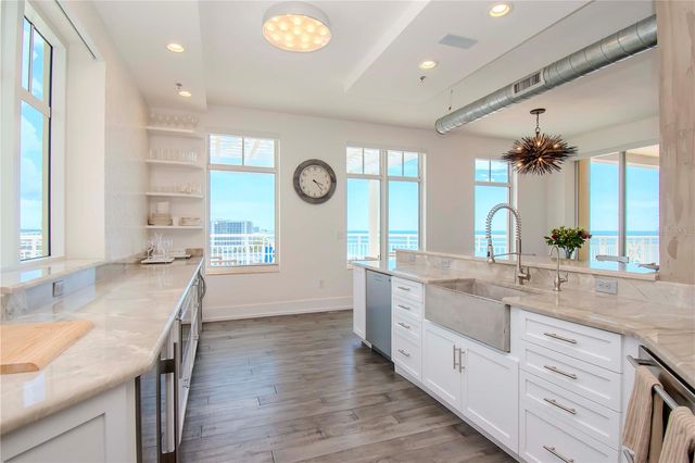 10 PAPAYA STREET 1404, Clearwater Beach, FL 33767