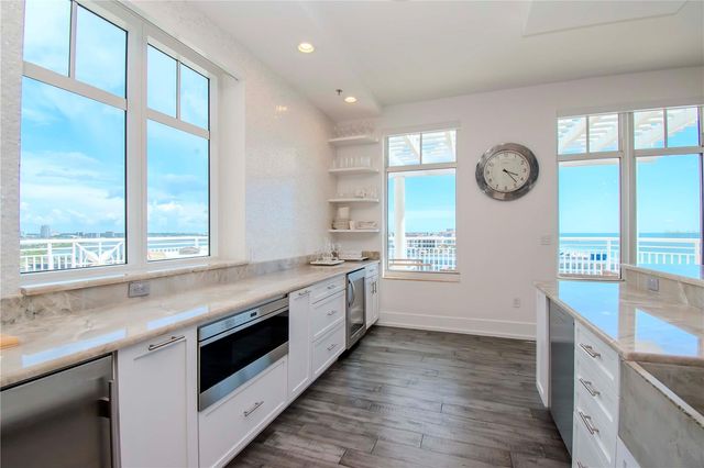 10 PAPAYA STREET 1404, Clearwater Beach, FL 33767