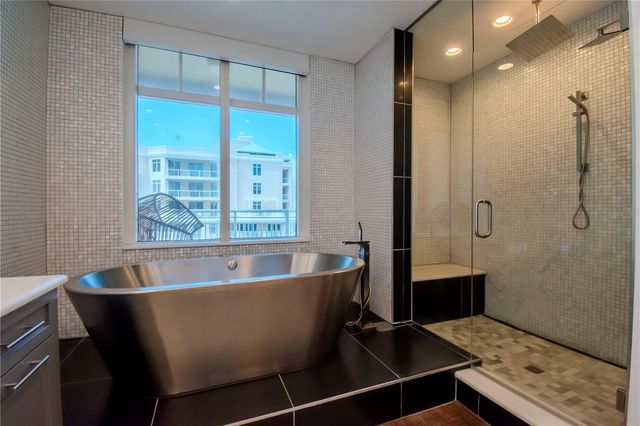 10 PAPAYA STREET 1404, Clearwater Beach, FL 33767