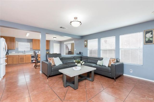 907 E Seminole Avenue, Pharr, TX 78577