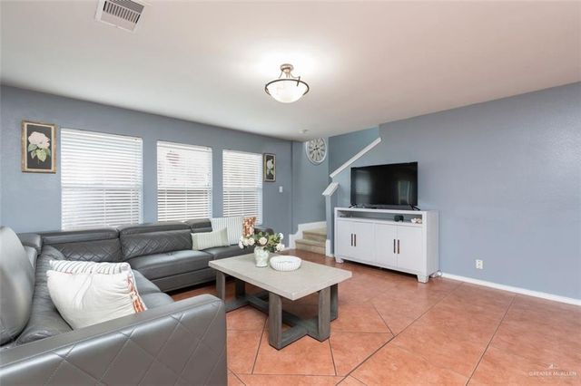 907 E Seminole Avenue, Pharr, TX 78577