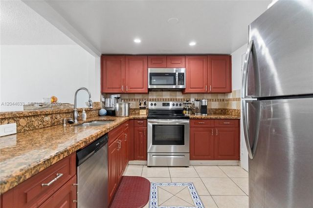 3725 S Ocean Dr 1117, Hollywood, FL 33019