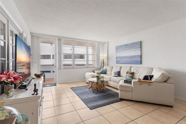 3725 S Ocean Dr 1117, Hollywood, FL 33019