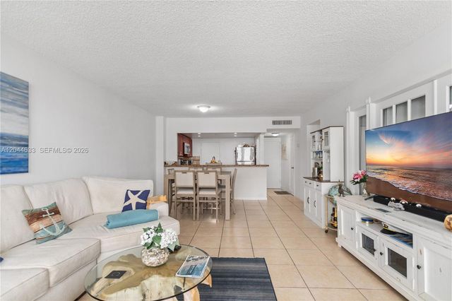 3725 S Ocean Dr 1117, Hollywood, FL 33019