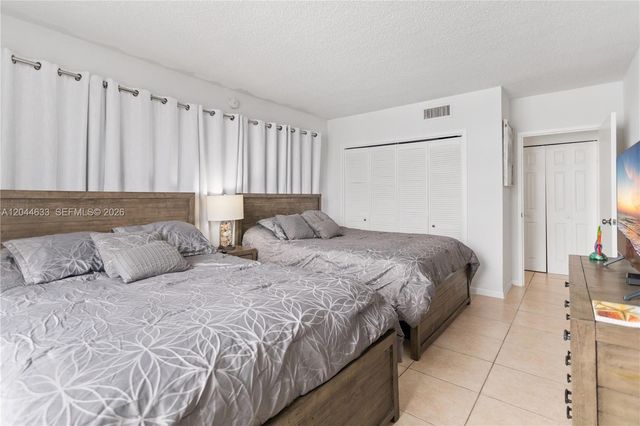 3725 S Ocean Dr 1117, Hollywood, FL 33019