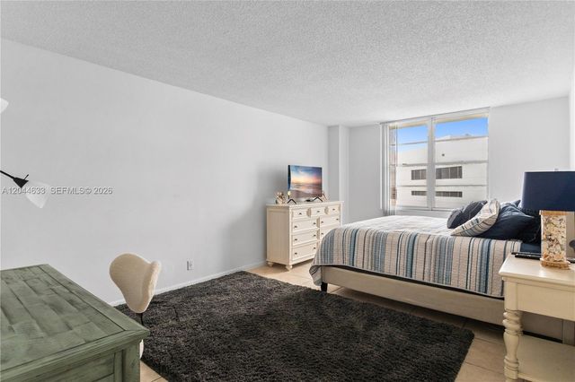 3725 S Ocean Dr 1117, Hollywood, FL 33019