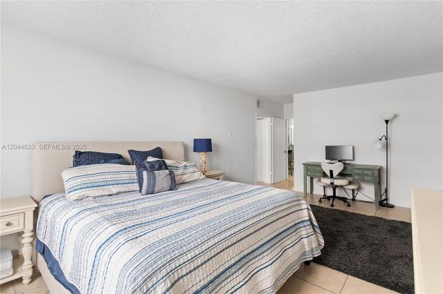 3725 S Ocean Dr 1117, Hollywood, FL 33019