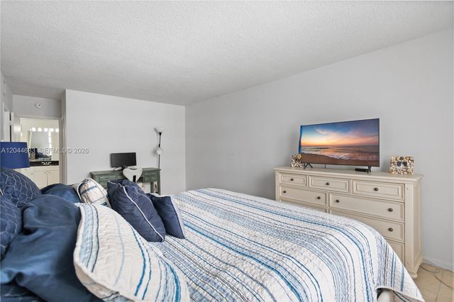 3725 S Ocean Dr 1117, Hollywood, FL 33019