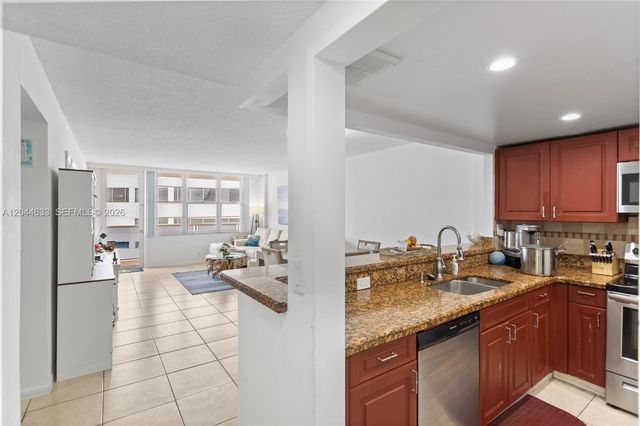 3725 S Ocean Dr 1117, Hollywood, FL 33019