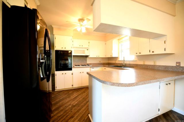 1100 Reine Street, Mena, AR 71953