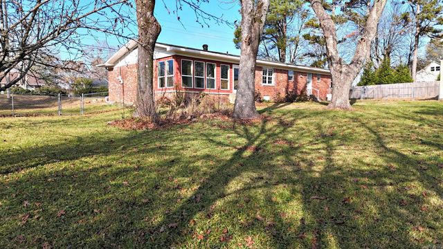 1100 Reine Street, Mena, AR 71953