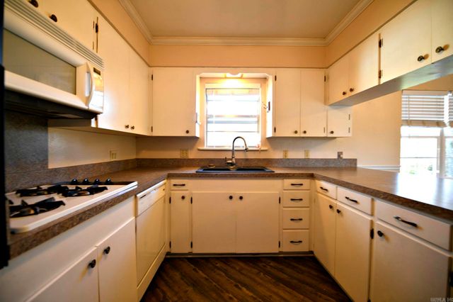 1100 Reine Street, Mena, AR 71953