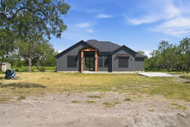 416 Stephens Loop, Mathis, TX 78368