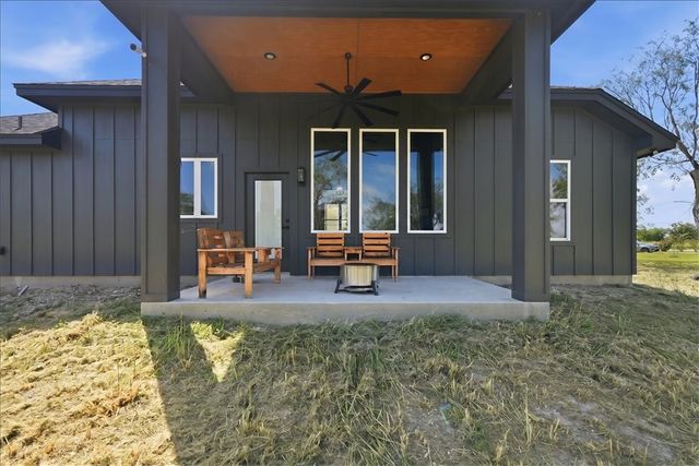 416 Stephens Loop, Mathis, TX 78368