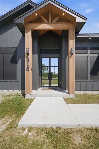 416 Stephens Loop, Mathis, TX 78368