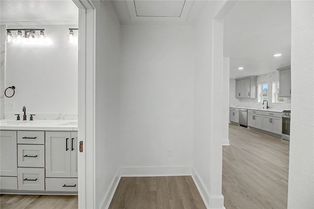 902 Post Oak Street, Hearne, TX 77859