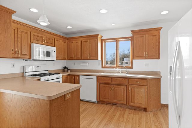 17213 Van Buren Street NE, Ham Lake, MN 55304