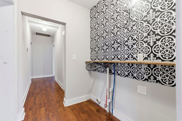 405 College Street, Cleburne, TX 76033